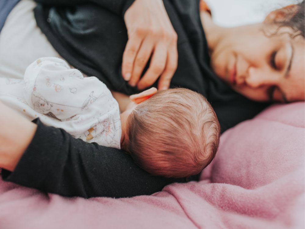Intervalo de amamentação de um recém-nascido. Descubra quantas vezes um recém nascido mama por dia.